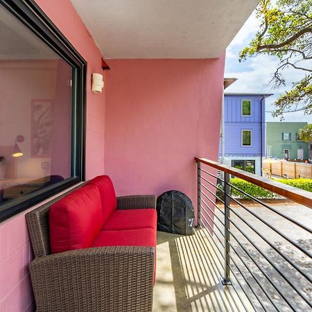 Boutique Vera Hotel In The Heart Of Folly Beach Exterior photo
