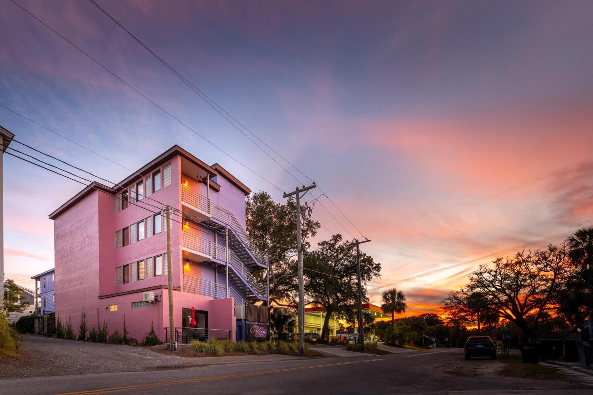 Boutique Vera Hotel In The Heart Of Folly Beach Exterior photo